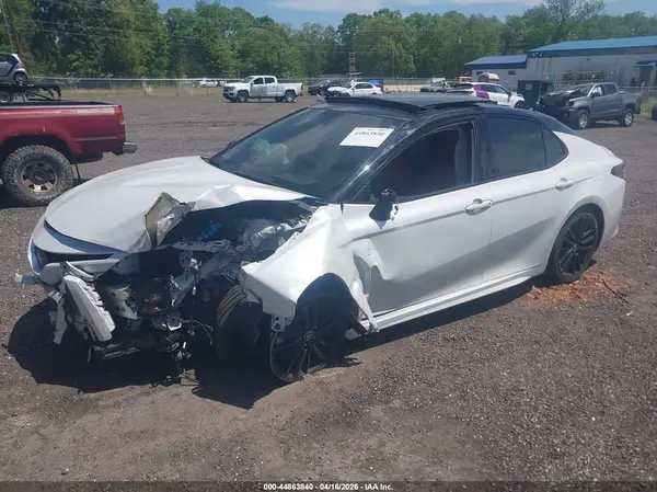 4T1K61AK4NU075924 2022 TOYOTA CAMRY - Image 2