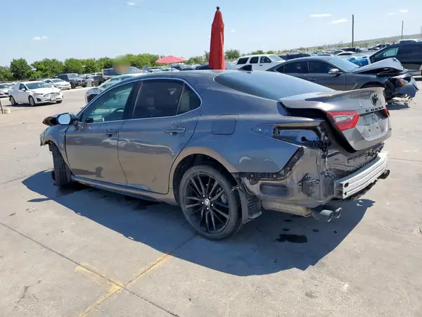 4T1K61AK4NU076801 2022 TOYOTA CAMRY - Image 2