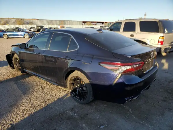 4T1K61AK4NU699495 2022 TOYOTA CAMRY - Image 2