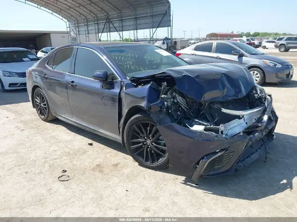 4T1K61AK4NU718983 2022 TOYOTA CAMRY - Image 1