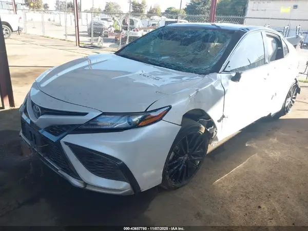 4T1K61AK5MU445695 2021 TOYOTA CAMRY - Image 2
