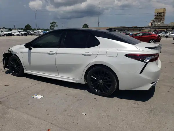 4T1K61AK5MU471472 2021 TOYOTA CAMRY - Image 2