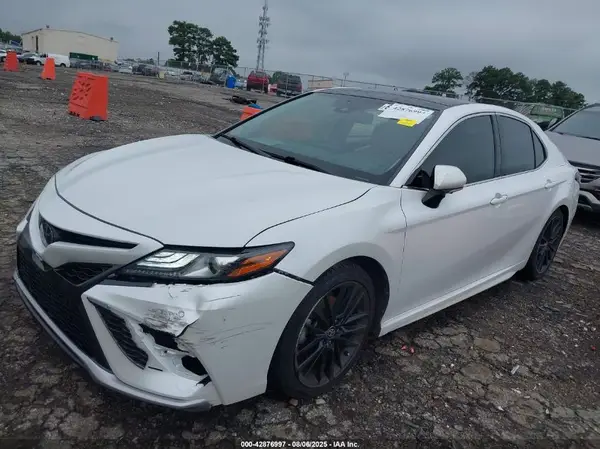 4T1K61AK5MU558630 2021 TOYOTA CAMRY - Image 2