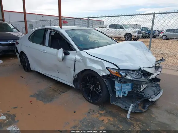 4T1K61AK5NU010192 2022 TOYOTA CAMRY - Image 1