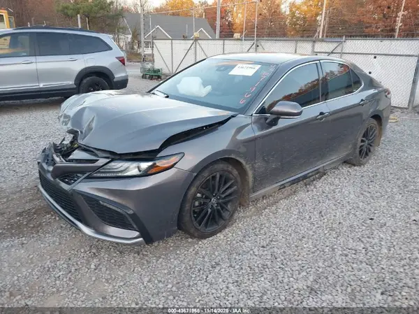 4T1K61AK5NU042768 2022 TOYOTA CAMRY - Image 2