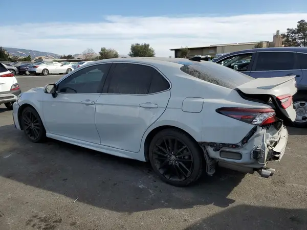 4T1K61AK5NU057349 2022 TOYOTA CAMRY - Image 2
