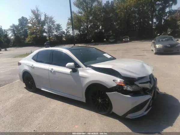 4T1K61AK5NU073230 2022 TOYOTA CAMRY - Image 1