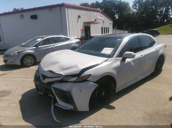 4T1K61AK5NU073230 2022 TOYOTA CAMRY - Image 2