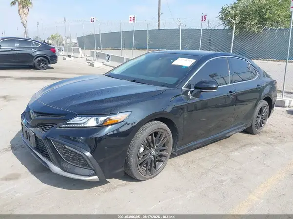 4T1K61AK5NU076371 2022 TOYOTA CAMRY - Image 2