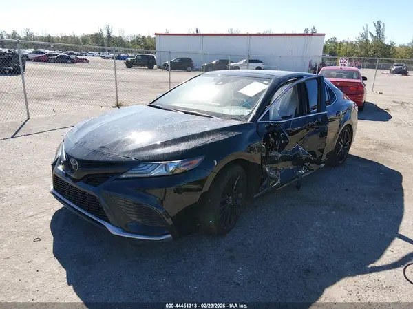 4T1K61AK5NU718121 2022 TOYOTA CAMRY - Image 2