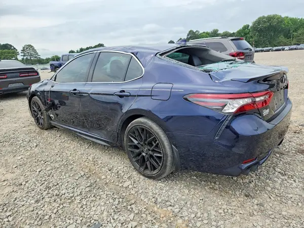 4T1K61AK5NU718443 2022 TOYOTA CAMRY - Image 2
