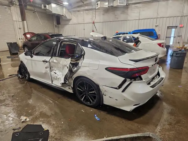 4T1K61AK6LU304794 2020 TOYOTA CAMRY - Image 2