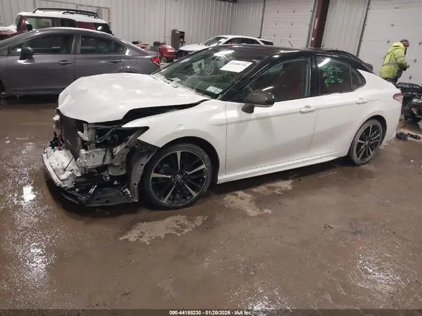 4T1K61AK6LU326990 2020 TOYOTA CAMRY - Image 2