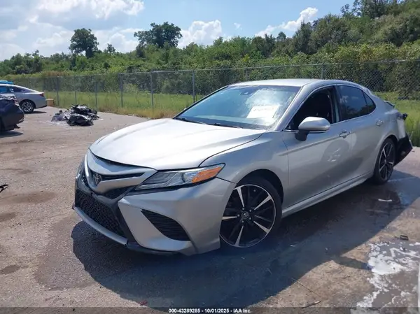 4T1K61AK6LU909768 2020 TOYOTA CAMRY - Image 2