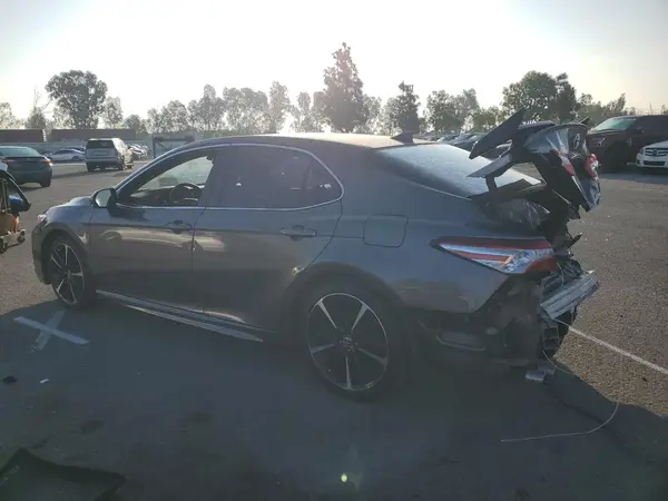 4T1K61AK6LU926019 2020 TOYOTA CAMRY - Image 2