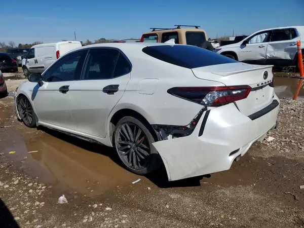 4T1K61AK6MU413046 2021 TOYOTA CAMRY - Image 2