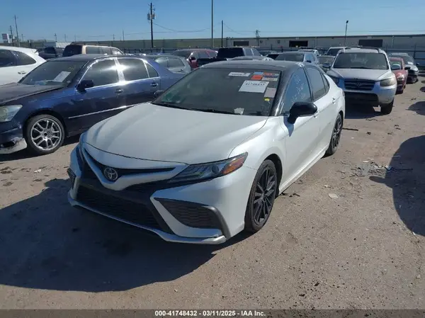 4T1K61AK6MU442806 2021 TOYOTA CAMRY - Image 2