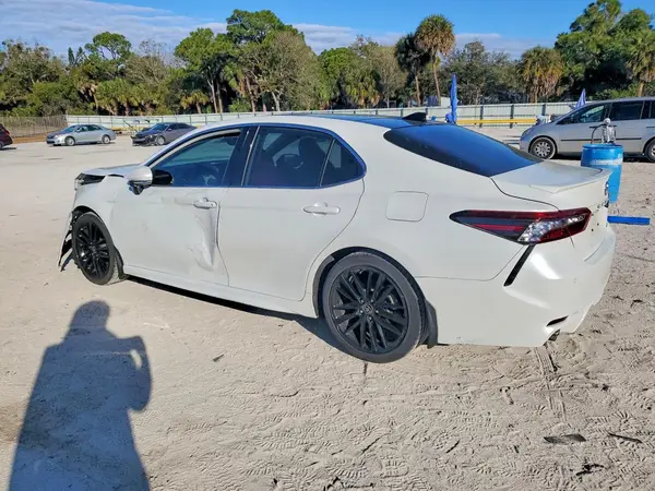 4T1K61AK6MU470511 2021 TOYOTA CAMRY - Image 2