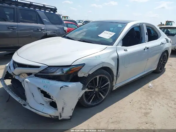 4T1K61AK6MU472579 2021 TOYOTA CAMRY - Image 2