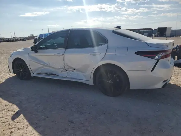 4T1K61AK6MU528634 2021 TOYOTA CAMRY - Image 2