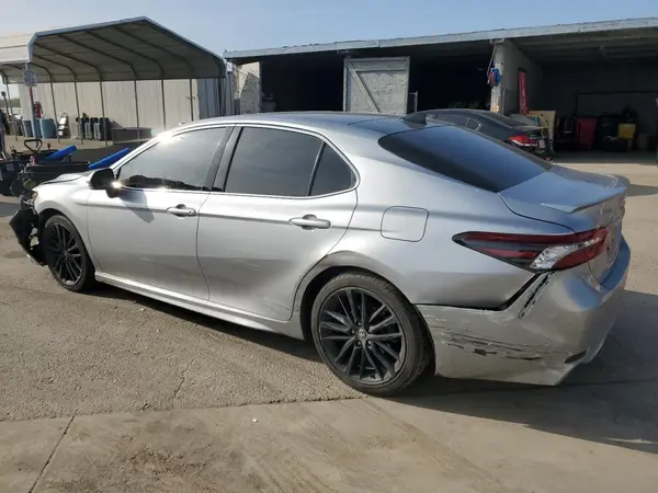 4T1K61AK6MU546731 2021 TOYOTA CAMRY - Image 2