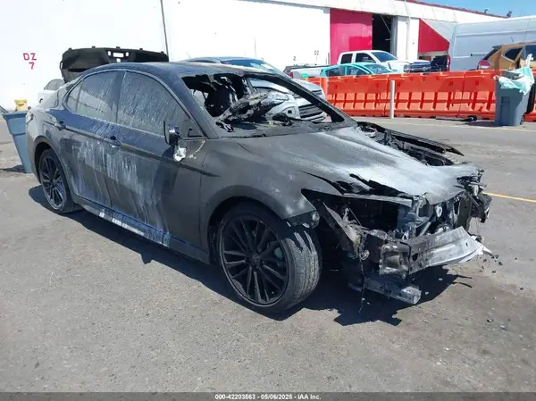 4T1K61AK6MU590079 2021 TOYOTA CAMRY - Image 1