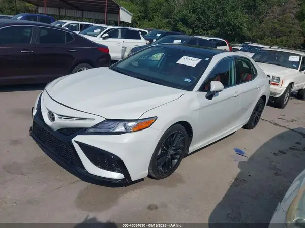 4T1K61AK6MU615076 2021 TOYOTA CAMRY - Image 2
