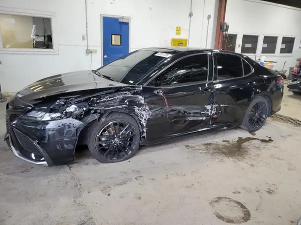 4T1K61AK6NU010184 2022 TOYOTA CAMRY - Image 1