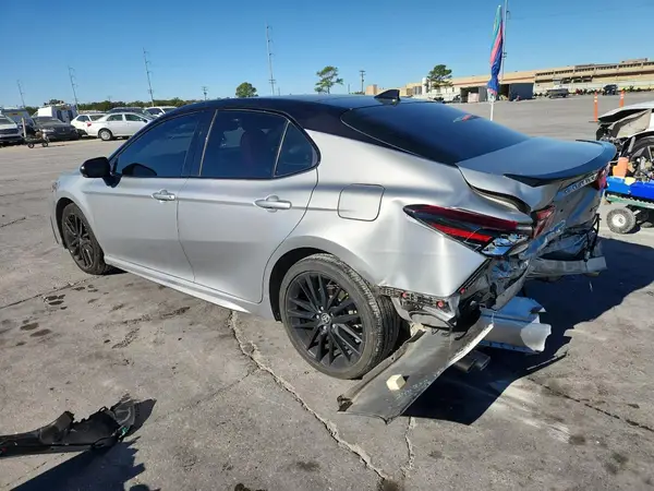 4T1K61AK6NU012422 2022 TOYOTA CAMRY - Image 2