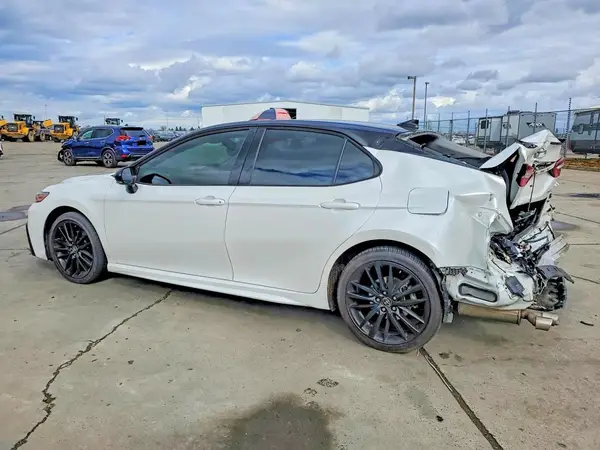 4T1K61AK6NU014896 2022 TOYOTA CAMRY - Image 2