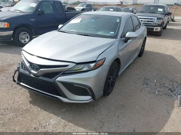 4T1K61AK6NU027504 2022 TOYOTA CAMRY - Image 2