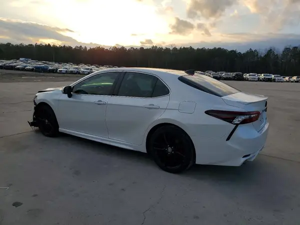4T1K61AK6NU034887 2022 TOYOTA CAMRY - Image 2