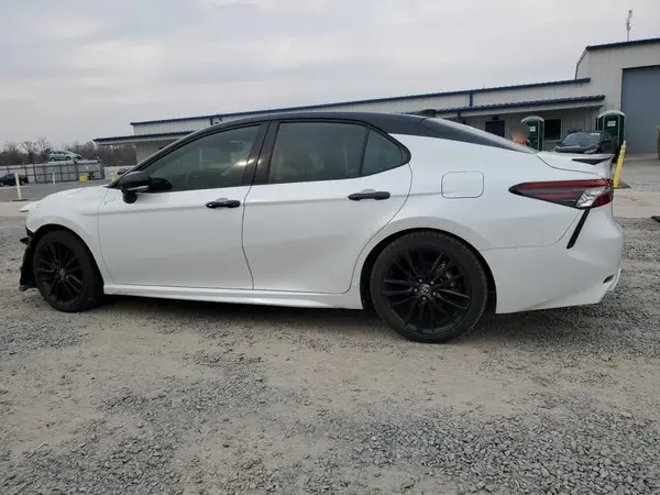 4T1K61AK6NU069882 2022 TOYOTA CAMRY - Image 2