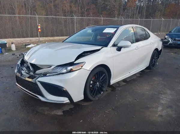 4T1K61AK6NU073768 2022 TOYOTA CAMRY - Image 2
