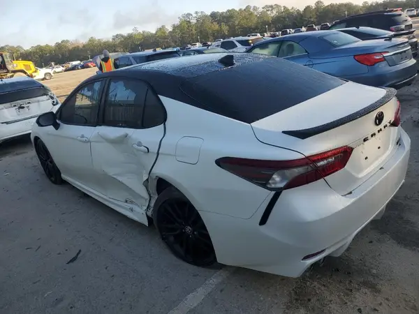 4T1K61AK6NU074015 2022 TOYOTA CAMRY - Image 2
