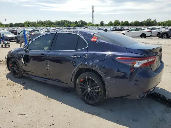 4T1K61AK6NU704387 2022 TOYOTA CAMRY - Image 2