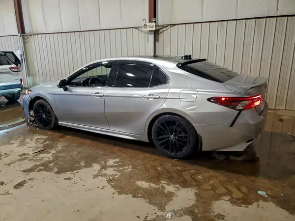 4T1K61AK6NU709556 2022 TOYOTA CAMRY - Image 2