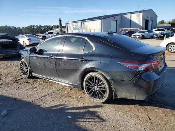 4T1K61AK6NU715700 2022 TOYOTA CAMRY - Image 2
