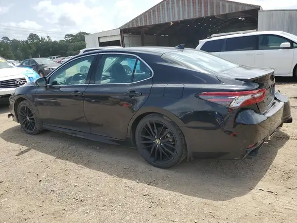 4T1K61AK6NU717415 2022 TOYOTA CAMRY - Image 2