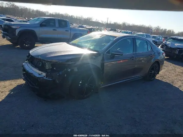 4T1K61AK6PU832213 2023 TOYOTA CAMRY - Image 2