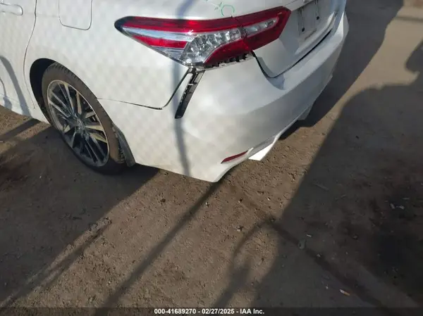 2020 TOYOTA CAMRY auction photo 6