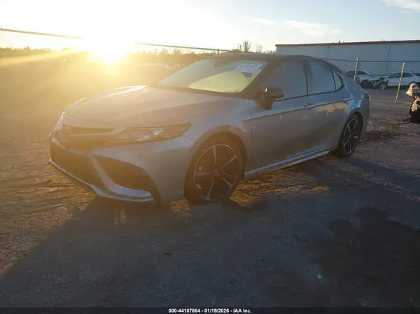 4T1K61AK7MU424945 2021 TOYOTA CAMRY - Image 2