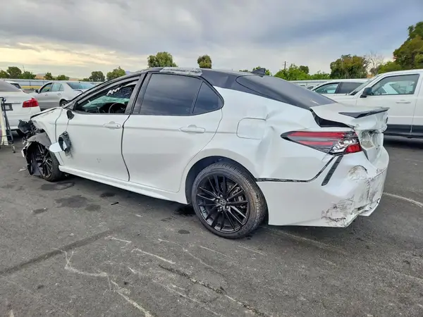 4T1K61AK7MU483025 2021 TOYOTA CAMRY - Image 2
