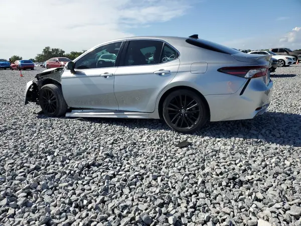4T1K61AK7MU573176 2021 TOYOTA CAMRY - Image 2