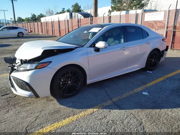 4T1K61AK7MU583593 2021 TOYOTA CAMRY - Image 2