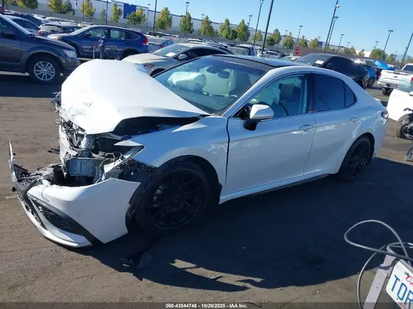 4T1K61AK7MU603373 2021 TOYOTA CAMRY - Image 2