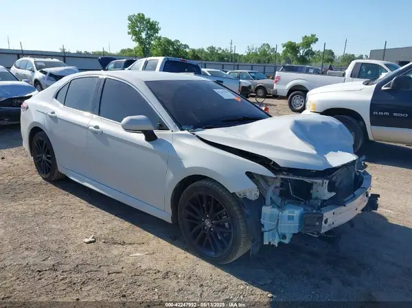 4T1K61AK7NU005351 2022 TOYOTA CAMRY - Image 1