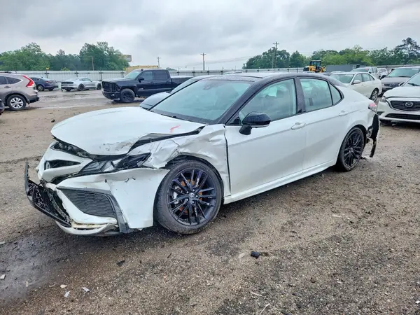 4T1K61AK7NU010985 2022 TOYOTA CAMRY - Image 1