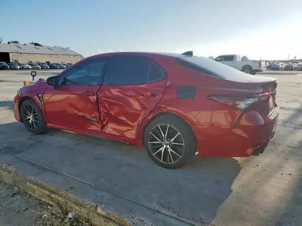 4T1K61AK7NU011487 2022 TOYOTA CAMRY - Image 2