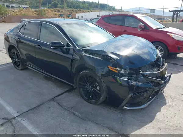 4T1K61AK7NU016267 2022 TOYOTA CAMRY - Image 1
